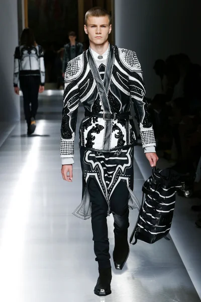 Look 8